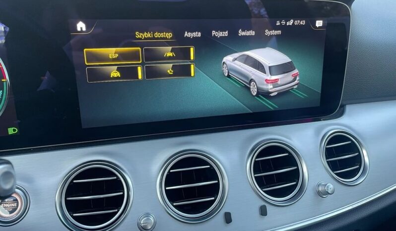 Mercedes-Benz Klasa E213 4Matic 300de full