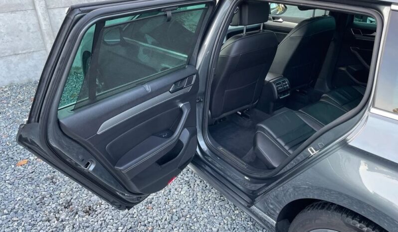 Volkswagen Passat 1.6tdi 120ps 09/2016r 216tkm R-line DSG Navi ACC Kamera Panorama Ambiente Hak full