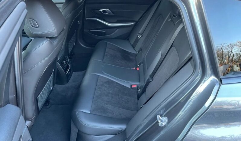 BMW Seria 3 320d Edition M Sport Shadow full