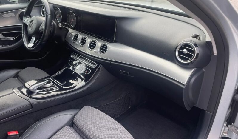 Mercedes-Benz Klasa E 220 d 9G-TRONIC Avantgarde full