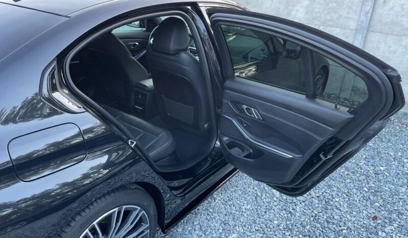 BMW Seria 3 320d xDrive M Sport Shadow full