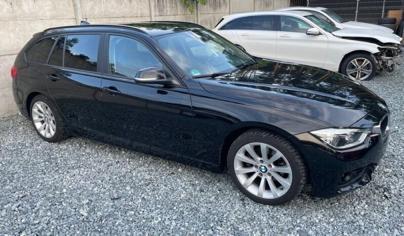 BMW Seria 3 318d Sport Line full