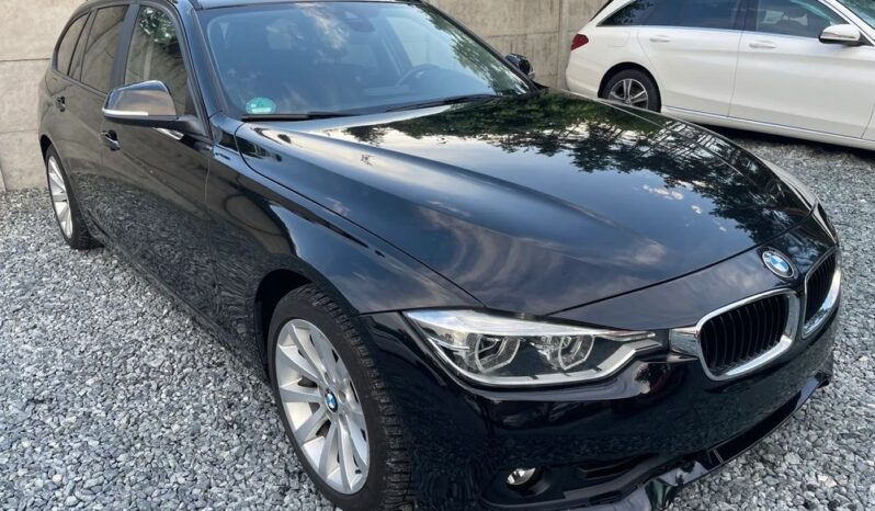 BMW Seria 3 318d Sport Line full