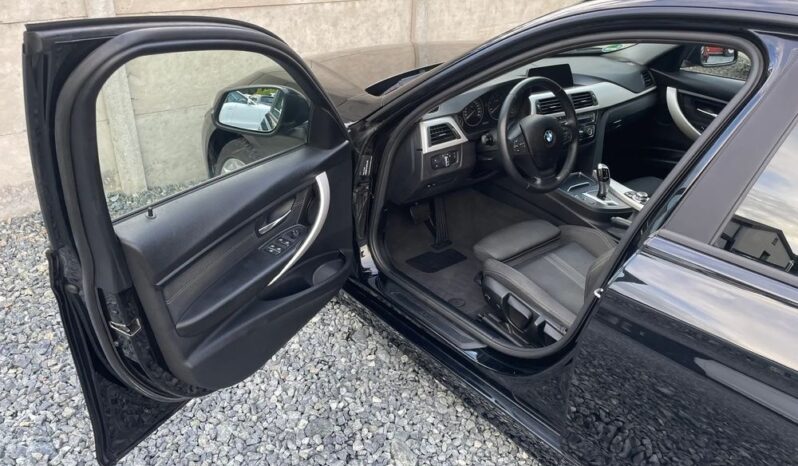 BMW Seria 3 318d Sport Line full
