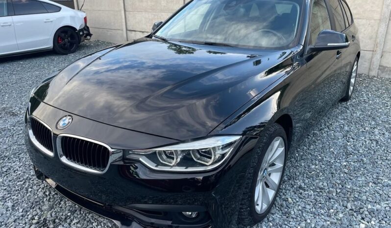 BMW Seria 3 318d Sport Line full