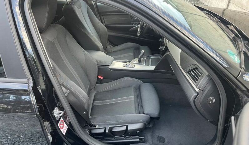 BMW Seria 3 318d Sport Line full