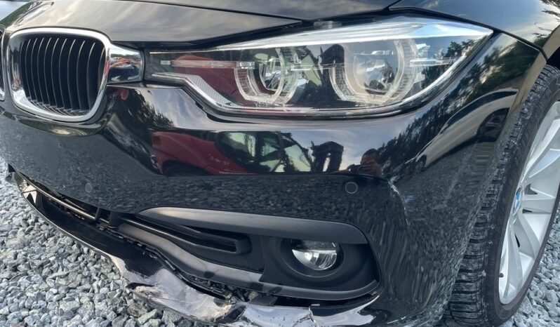 BMW Seria 3 318d Sport Line full