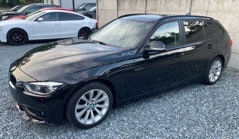 BMW Seria 3 318d Sport Line full