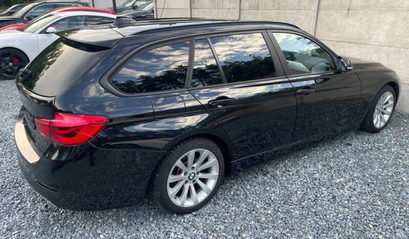 BMW Seria 3 318d Sport Line full