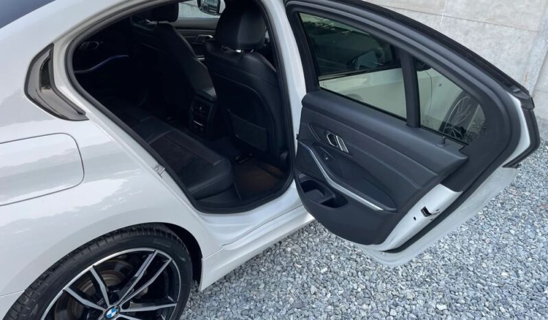 BMW Seria 3 320d Edition M Sport Shadow full