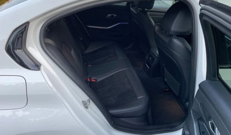 BMW Seria 3 320d Edition M Sport Shadow full