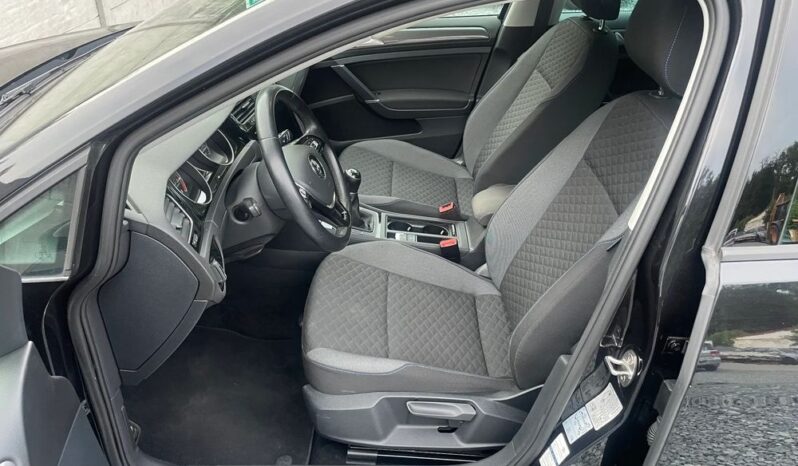 Volkswagen Golf full