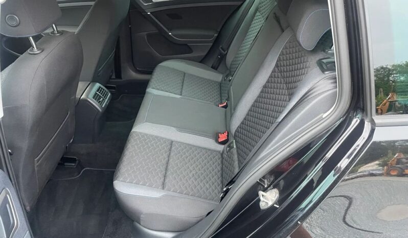 Volkswagen Golf full