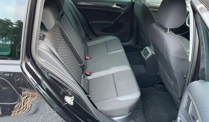 Volkswagen Golf full