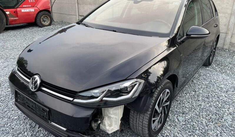 Volkswagen Golf full