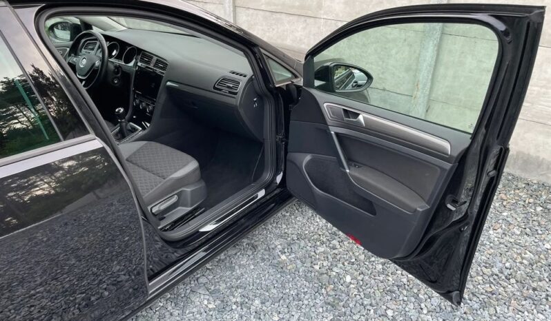 Volkswagen Golf full