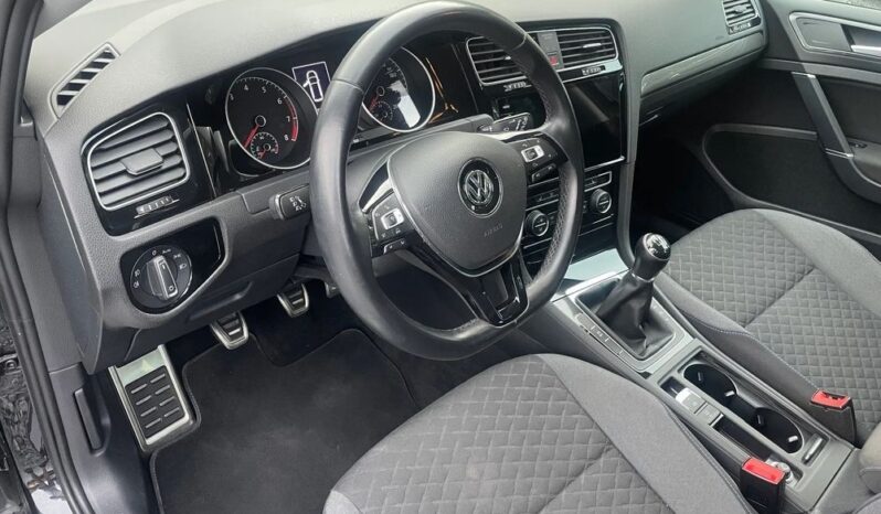 Volkswagen Golf full
