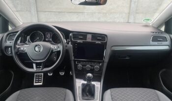 Volkswagen Golf full