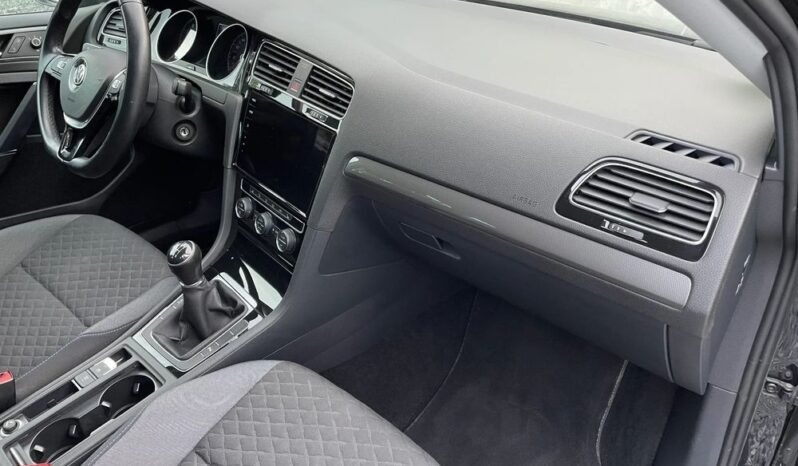 Volkswagen Golf full
