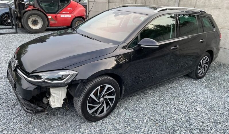 Volkswagen Golf full