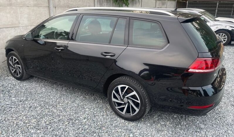 Volkswagen Golf full