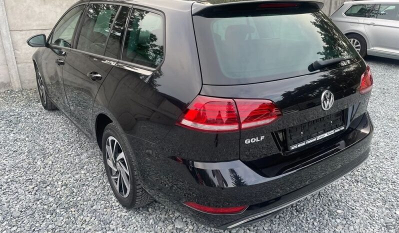 Volkswagen Golf full