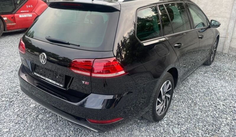 Volkswagen Golf full