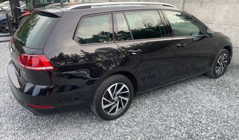 Volkswagen Golf full