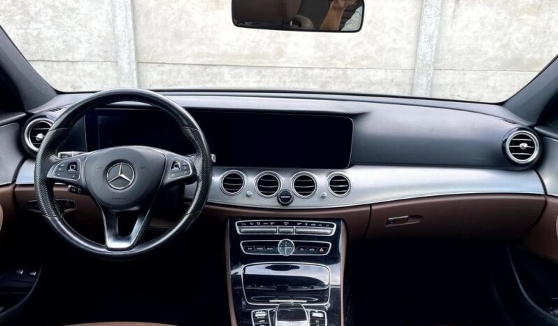 Mercedes-Benz Klasa E 220 d 4Matic 9G-TRONIC Avantgarde full