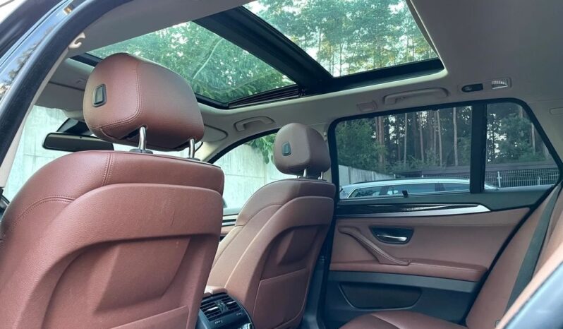 BMW Seria 5 520d xDrive full