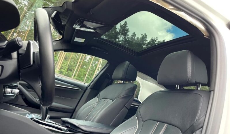 BMW Seria 5 520i M Sport Edition full