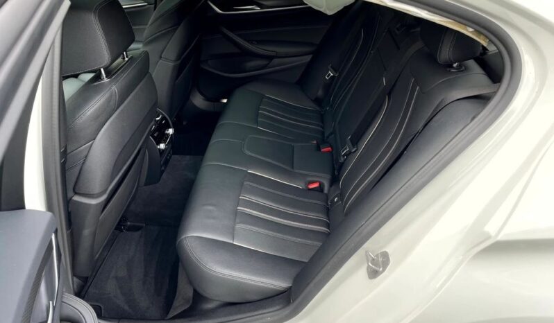 BMW Seria 5 520i M Sport Edition full