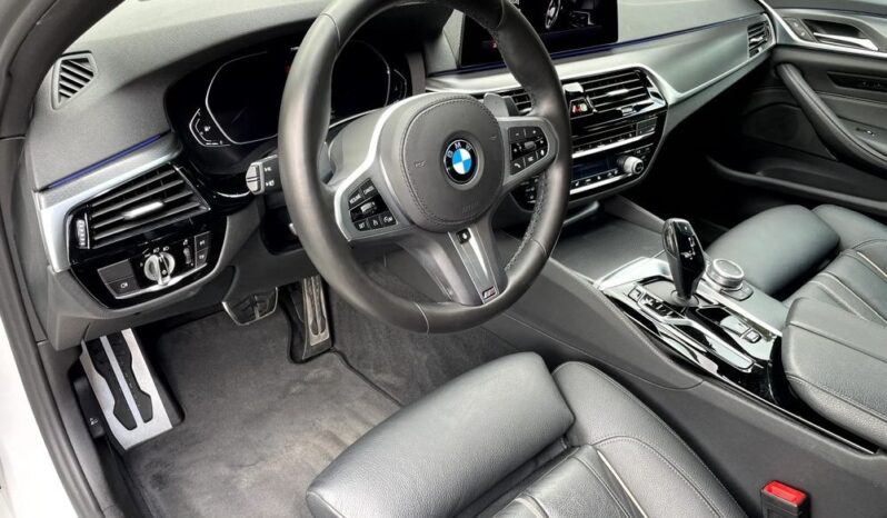 BMW Seria 5 520i M Sport Edition full