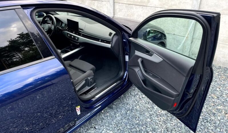 Audi A4 Avant full