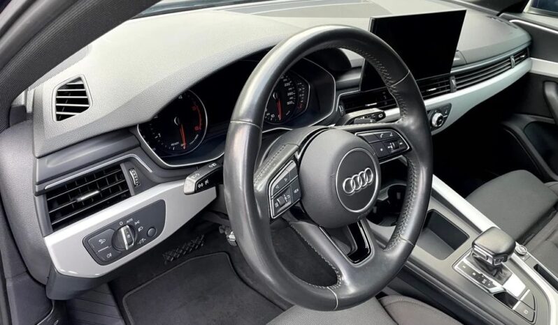 Audi A4 Avant full