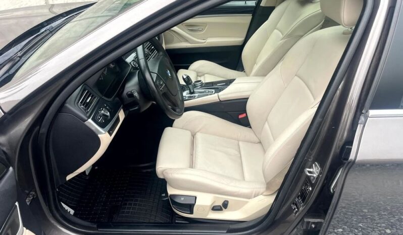 BMW Seria 5 520d Sport-Aut full