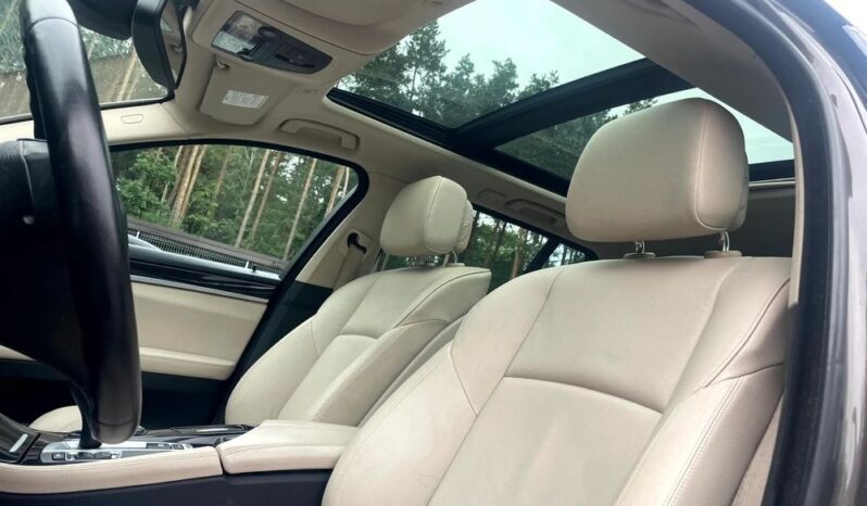 BMW Seria 5 520d Sport-Aut full