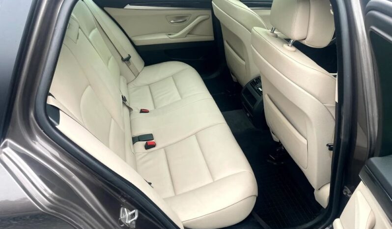 BMW Seria 5 520d Sport-Aut full