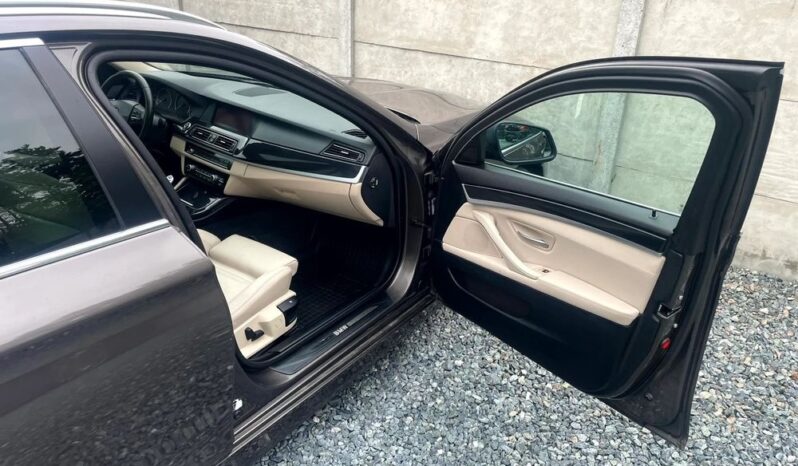 BMW Seria 5 520d Sport-Aut full