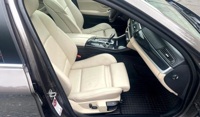 BMW Seria 5 520d Sport-Aut full