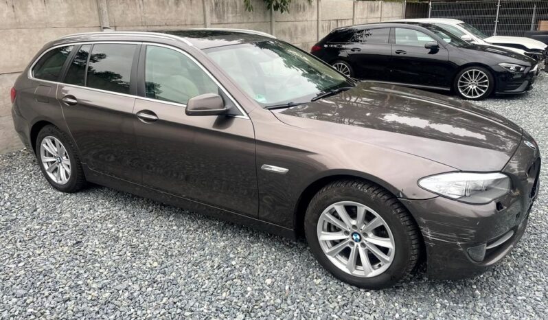 BMW Seria 5 520d Sport-Aut full