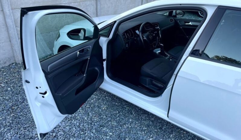 Volkswagen Golf full