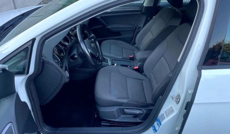 Volkswagen Golf full