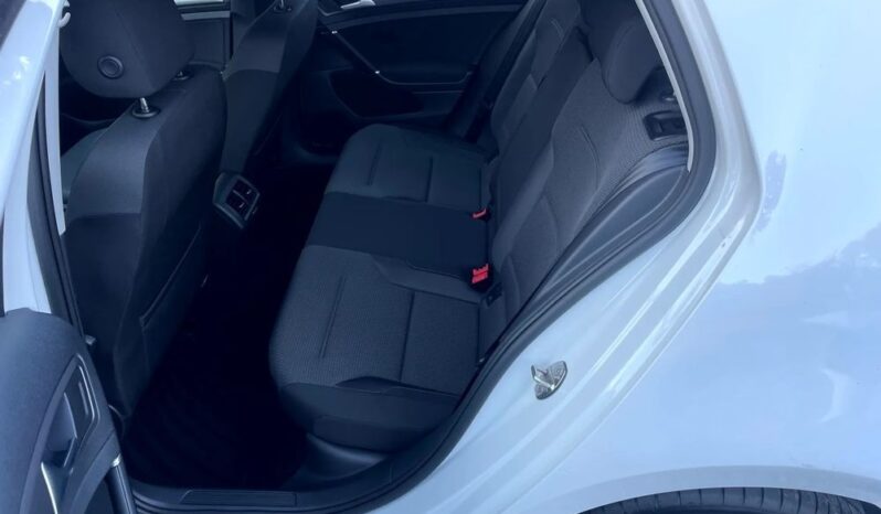 Volkswagen Golf full