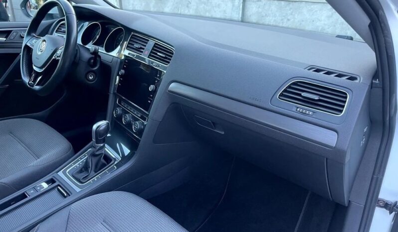 Volkswagen Golf full