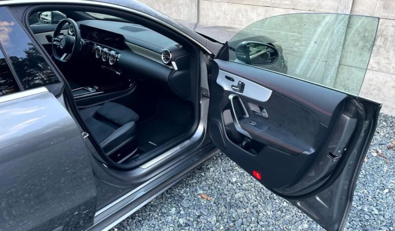 Mercedes-Benz CLA full