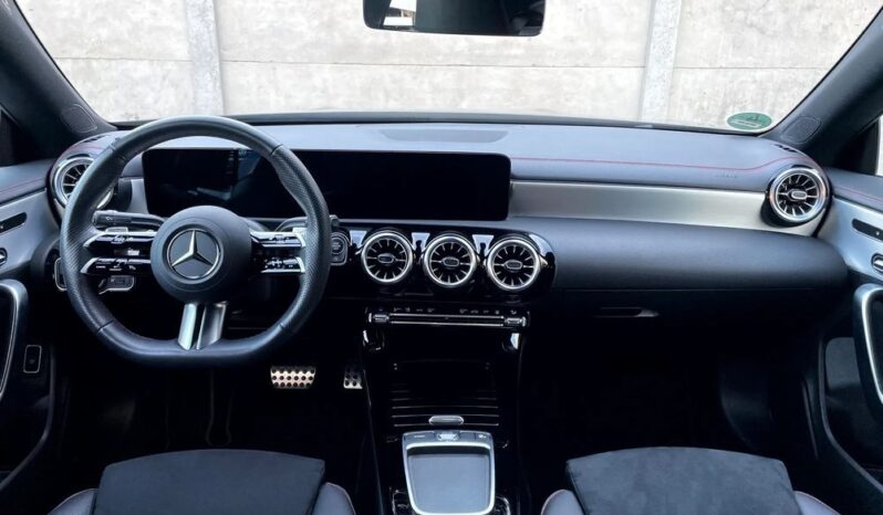 Mercedes-Benz CLA full