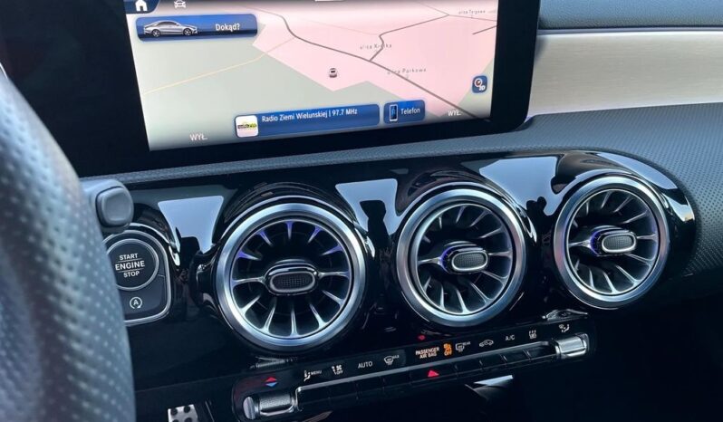 Mercedes-Benz CLA full